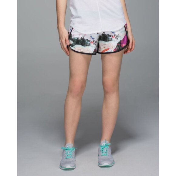 Lululemon Tracker Short III *4-way Stretch - Picture 2 of 8